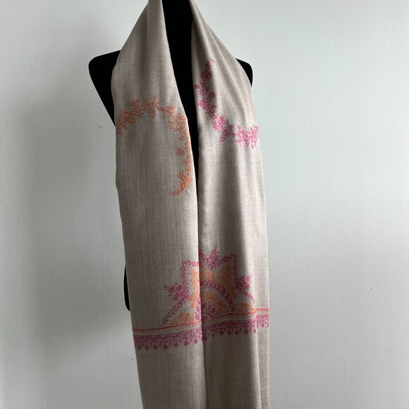 Looking for winter scarf | Merino Wool long scarf | warm and cozy neck scarf - Picture 6 of 10
